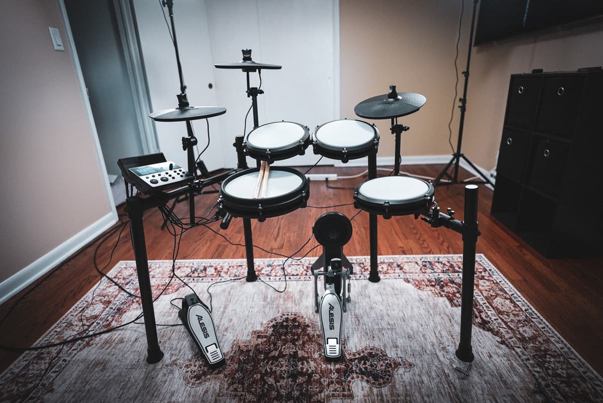 Recensione del kit Alesis Nitro MAX: leggi questoRecensione del kit Alesis Nitro MAX: leggi questo  