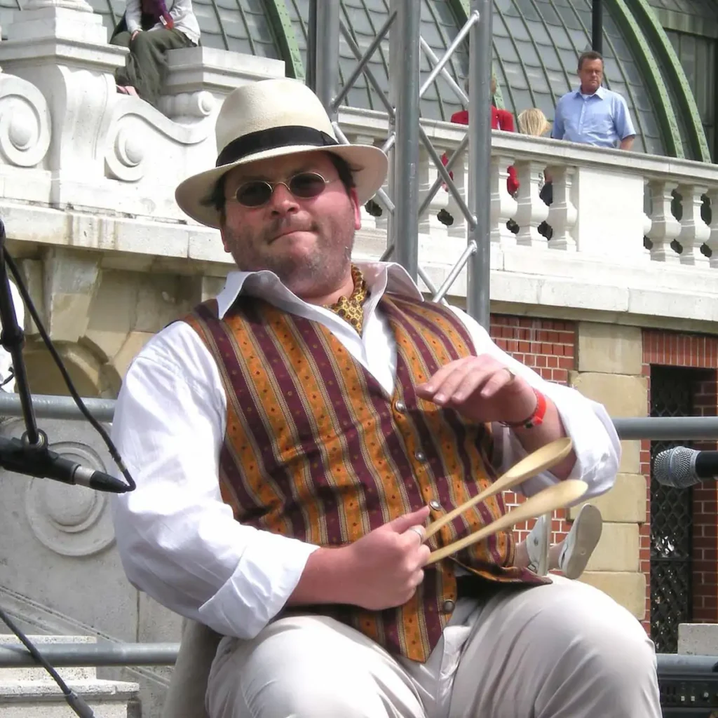 Klaus P. Steurer in '16er Buam' performance at Vienna's annual Stadtfest, 2009, in 'Burggarten'.